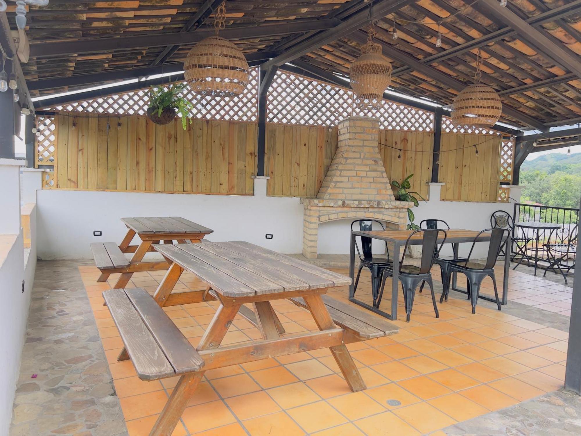 Jardin Cafe Hotel & Restaurant Грасіас Екстер'єр фото