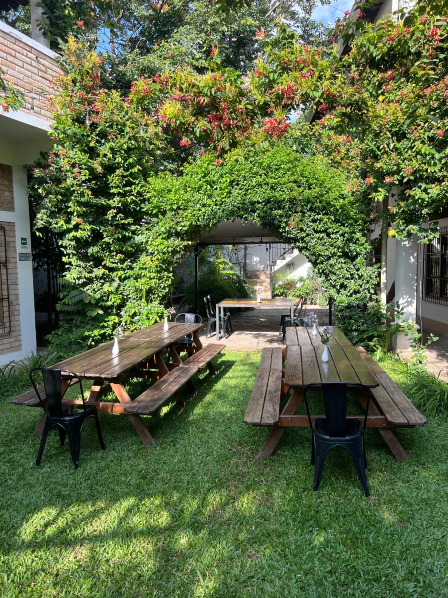 Jardin Cafe Hotel & Restaurant Грасіас Екстер'єр фото