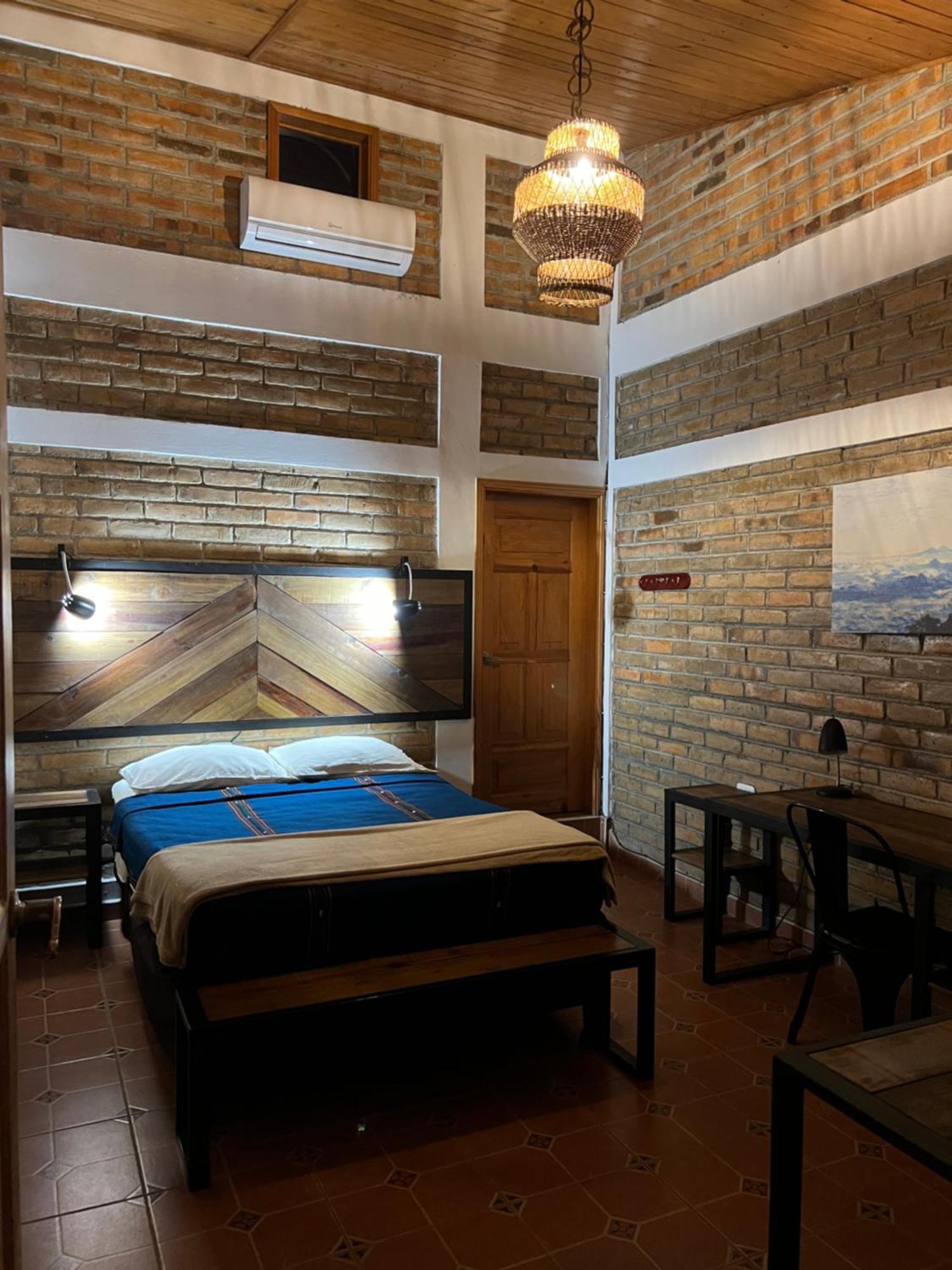 Jardin Cafe Hotel & Restaurant Грасіас Екстер'єр фото